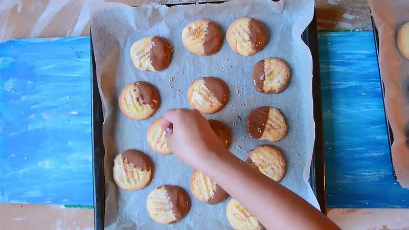 Image of the recipe cooking step-2-2 for Chocolate Dipped Shortbread Cranberry Cookies