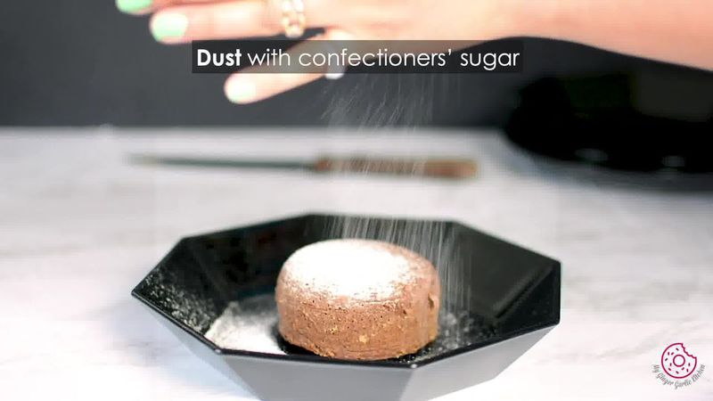Image of the recipe cooking step-4-6 for Chocolate Lava Cake