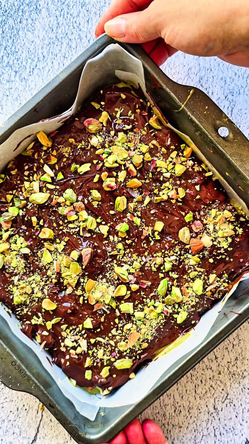Image of the recipe cooking step-1-7 for No Bake Chocolate Pistachio Date Bars