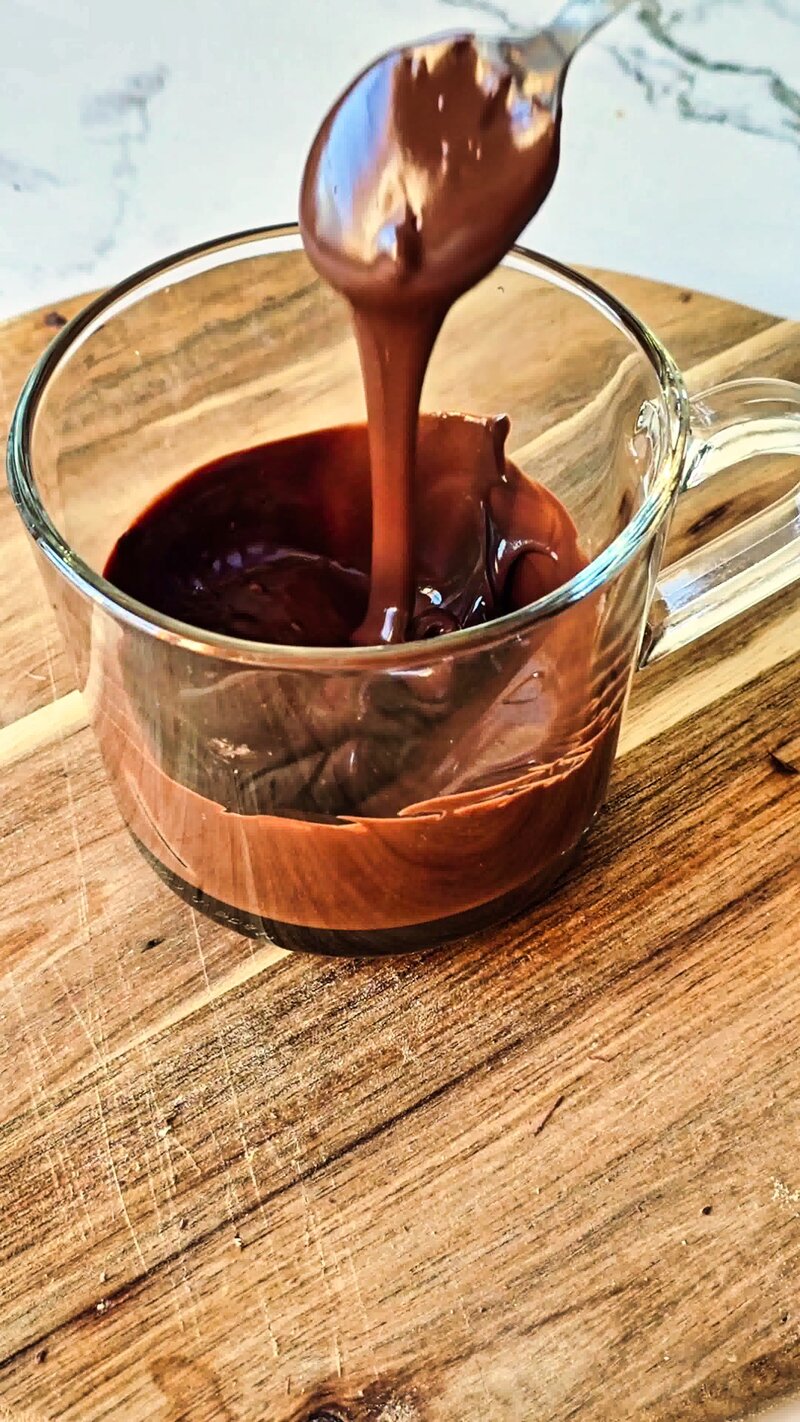 Image of the recipe cooking step-1-1 for Chocolate Pistachio Kiwi Rice Cakes