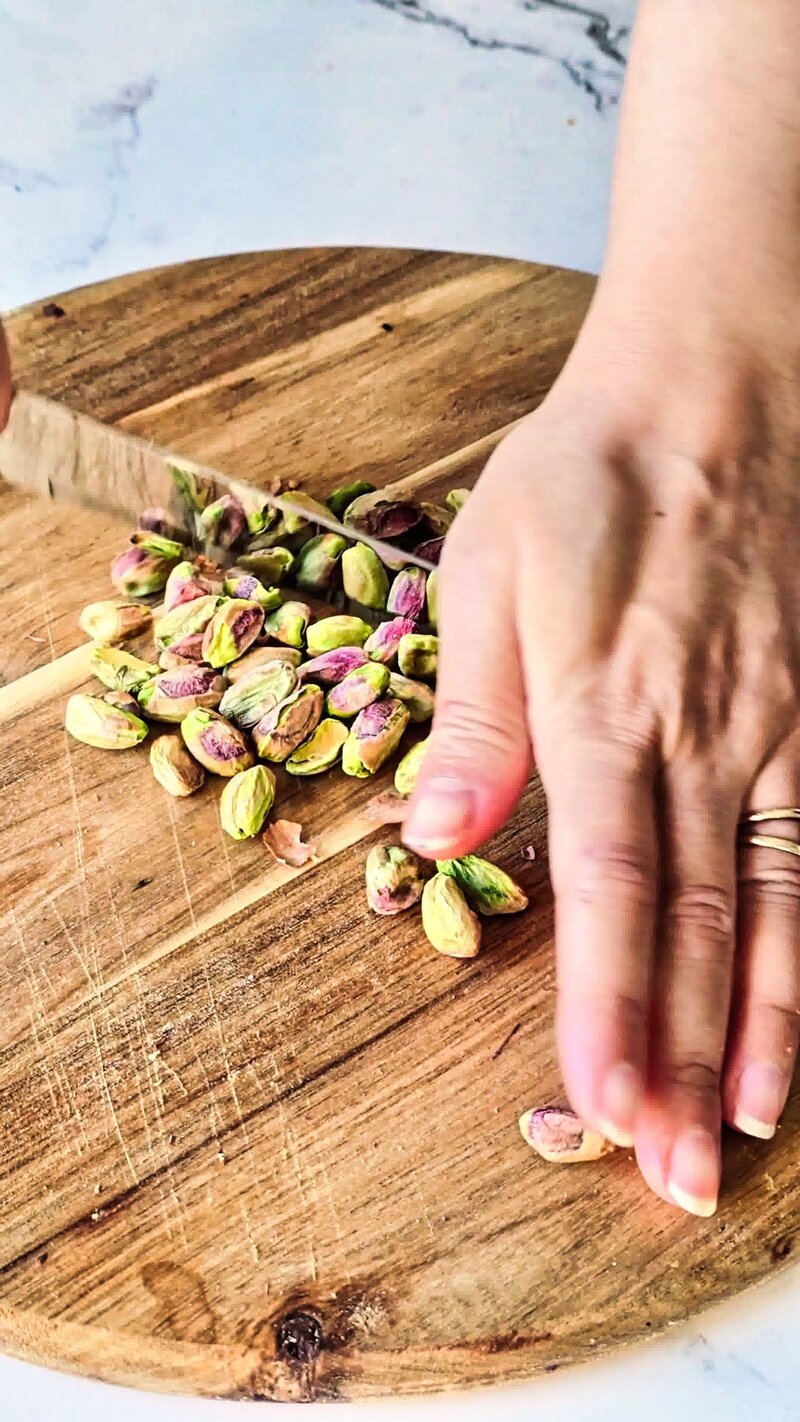 Image of the recipe cooking step-2-1 for Chocolate Pistachio Kiwi Rice Cakes