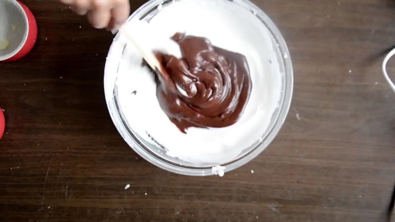 Image of the recipe cooking step-1-10 for Chocolate Souffle (Video)
