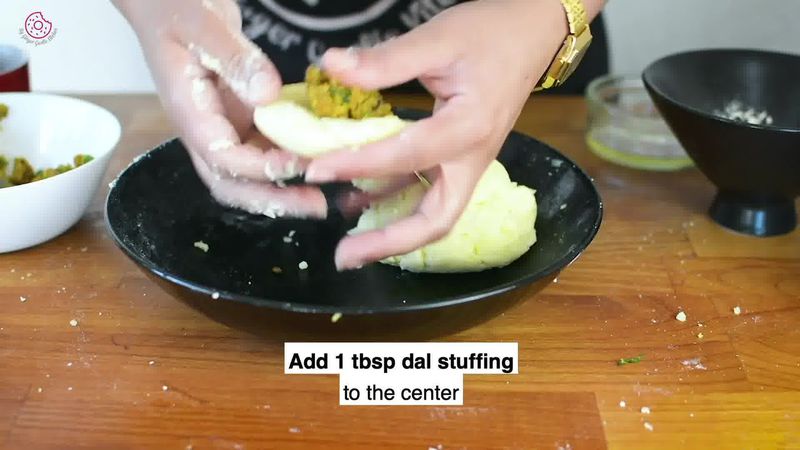 Image of the recipe cooking step-4-2 for Chole Aloo Tikki Chaat
