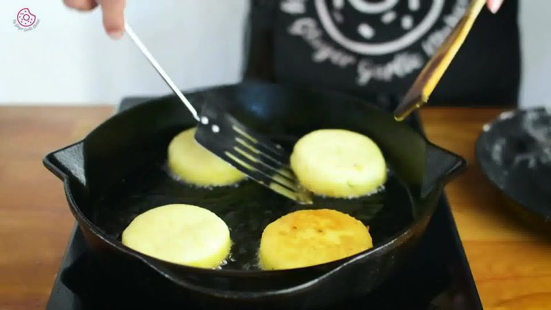 Image of the recipe cooking step-5-3 for Chole Aloo Tikki Chaat