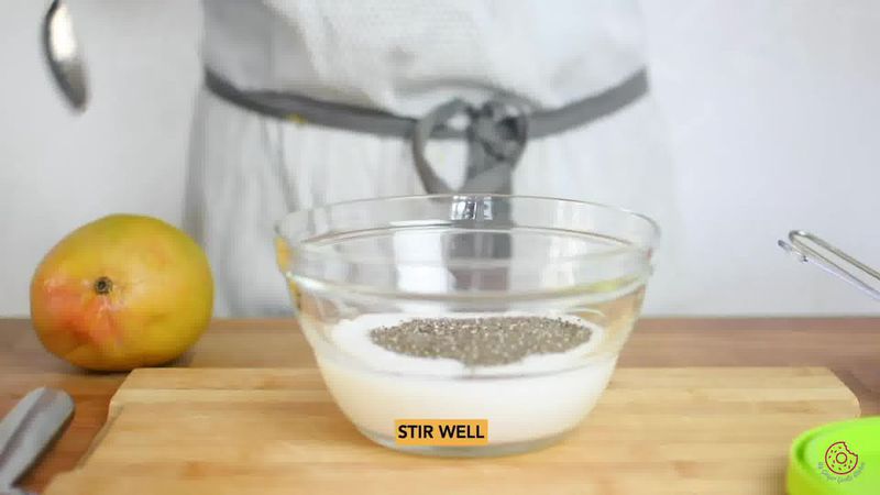 Image of the recipe cooking step-2-1 for Coconut Mango Chia Pudding
