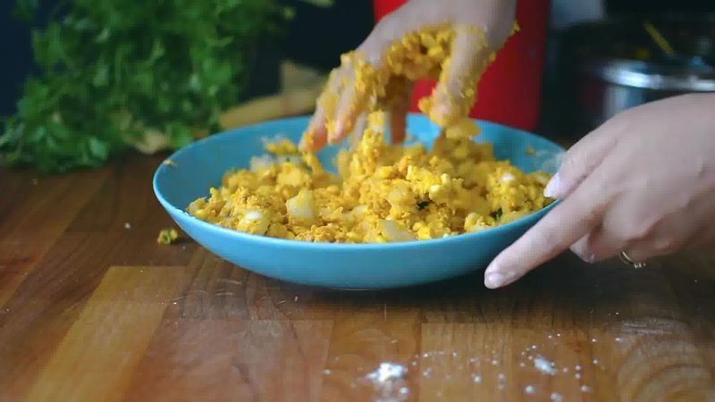 Image of the recipe cooking step-1-12 for Corn Pakora - Quick and Easy Corn Fritters