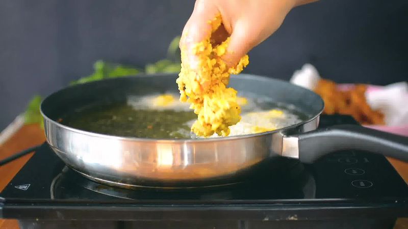 Image of the recipe cooking step-2-2 for Corn Pakora - Quick and Easy Corn Fritters