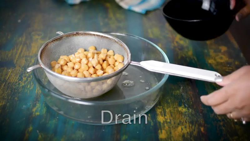 Image of the recipe cooking step-1-4 for Crispy Fried Chana Masala - Crunchy Crispy Chickpeas