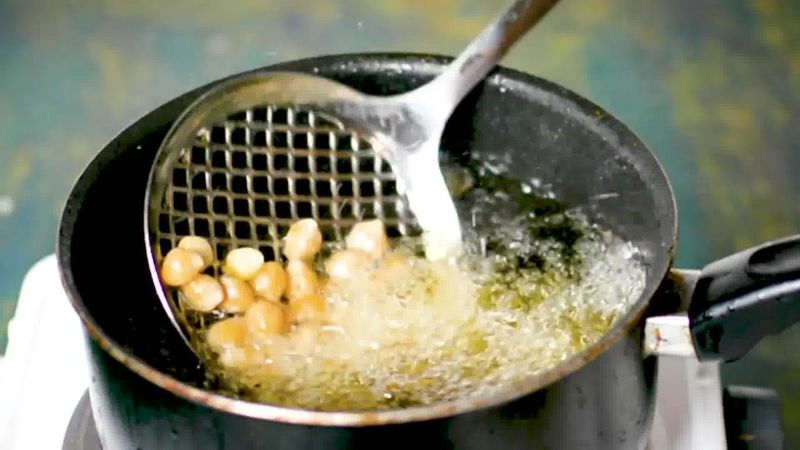 Image of the recipe cooking step-4-1 for Crispy Fried Chana Masala - Crunchy Crispy Chickpeas