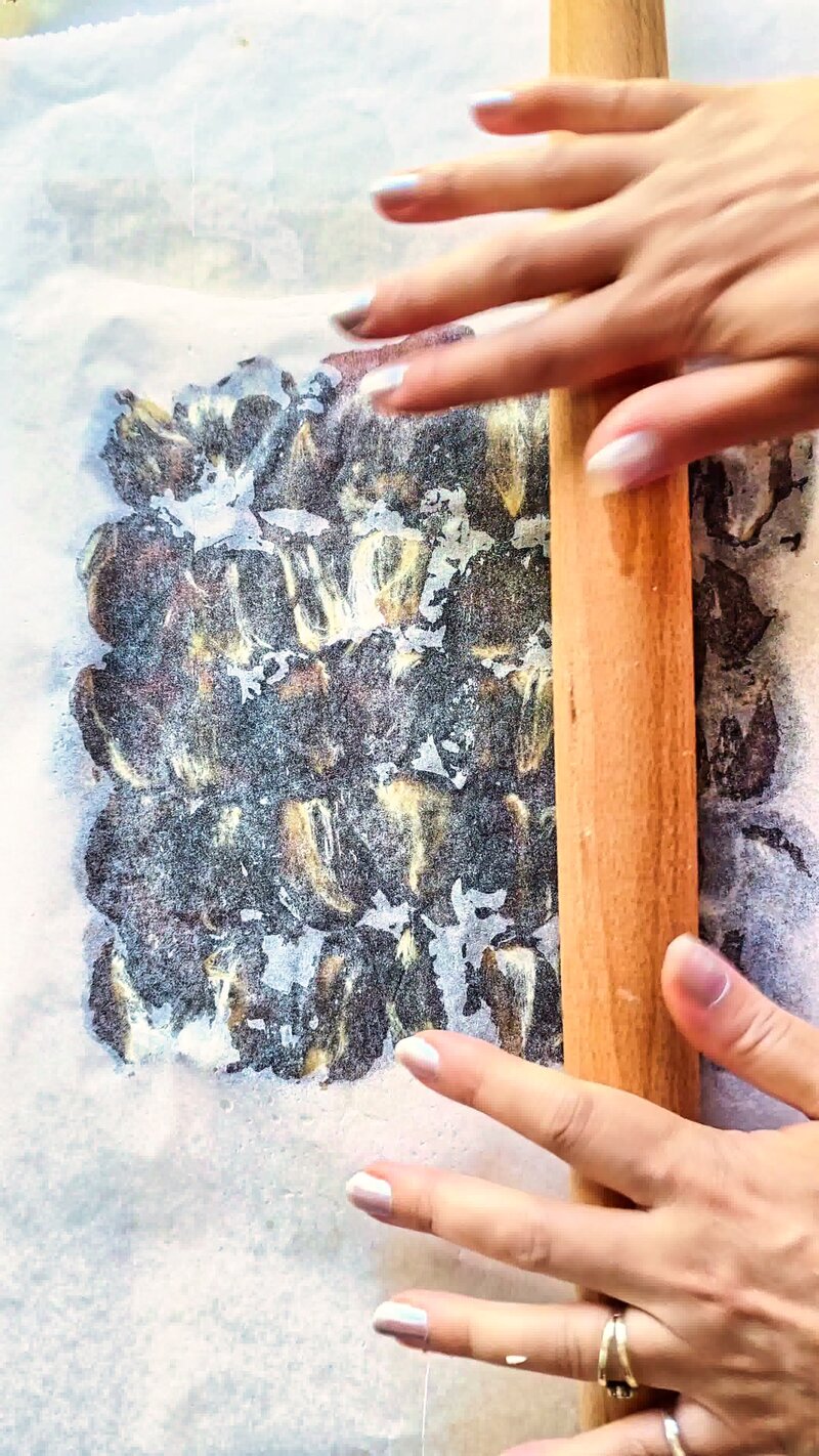 Image of the recipe cooking step-1-3 for Date Banana Sushi