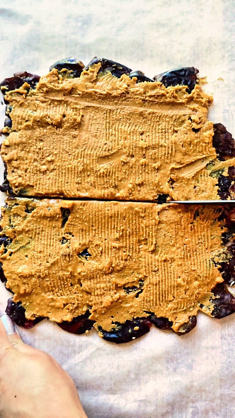 Image of the recipe cooking step-1-7 for Date Banana Sushi