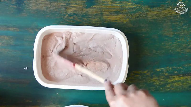 Image of the recipe cooking step-1-5 for Eggless Chocolate Hazelnut Ice Cream