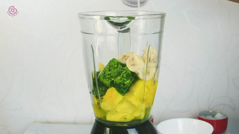 Image of the recipe cooking step-1-1 for Best Green Smoothie