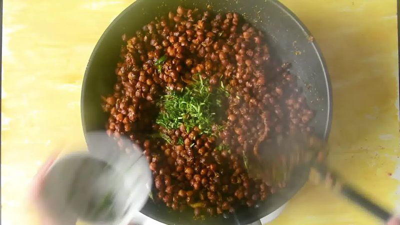 Image of the recipe cooking step-1-13 for How to Make Halwa Chana Poori – Ashtami Prashad