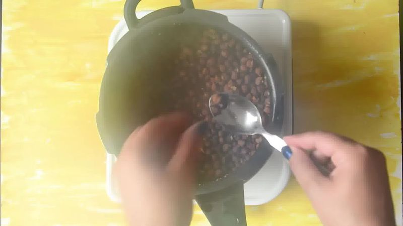 Image of the recipe cooking step-1-5 for How to Make Halwa Chana Poori – Ashtami Prashad