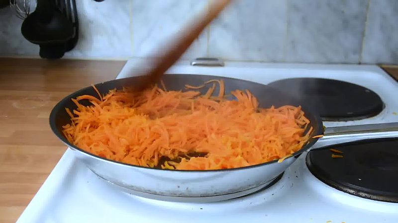 Image of the recipe cooking step-1-4 for Carrot Halwa - How to Make Gajar Halwa
