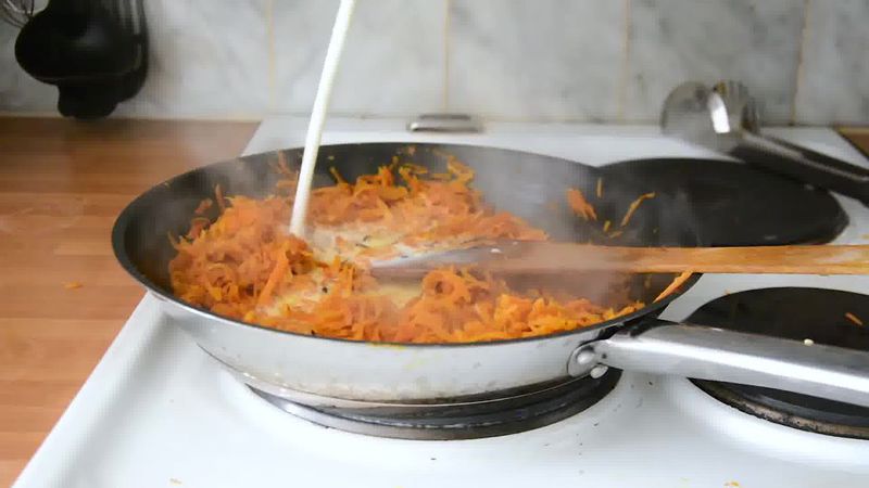 Image of the recipe cooking step-1-5 for Carrot Halwa - How to Make Gajar Halwa