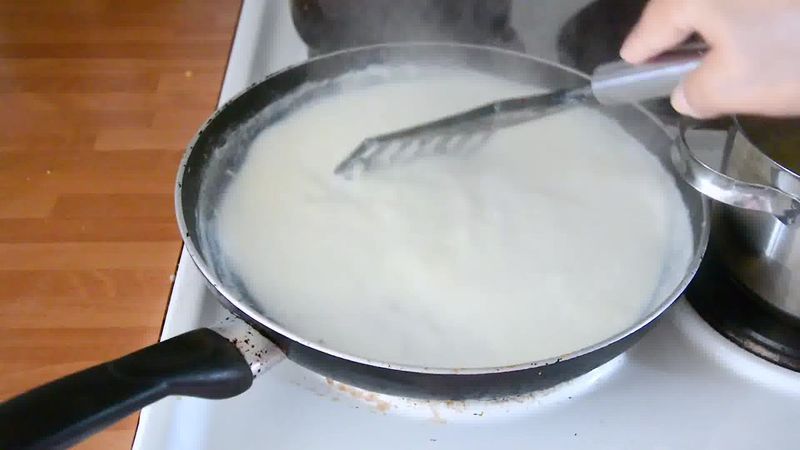Image of the recipe cooking step-3-2 for Ghevar - How To Make Jaipuri Malai Ghevar