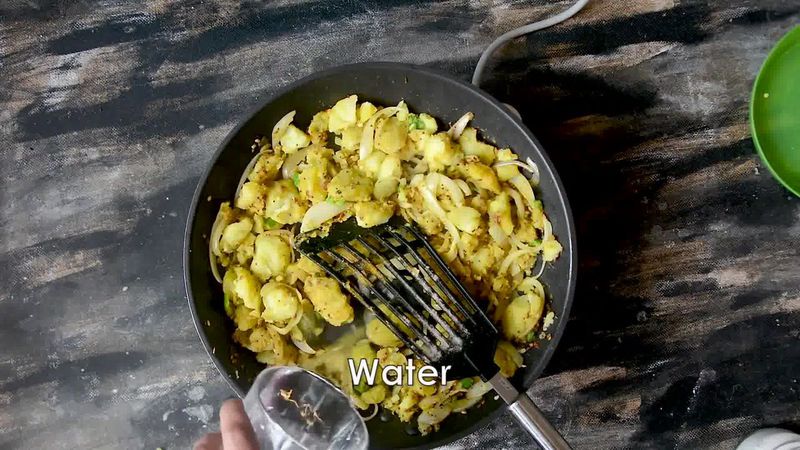 Image of the recipe cooking step-2-8 for How to make Puri Bhaji - Poori Bhaji - Batata Bhaji Poori