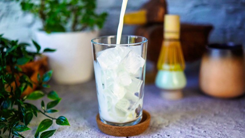 Image of the recipe cooking step-1-5 for Iced Matcha Latte Recipe: Golden Ratioe