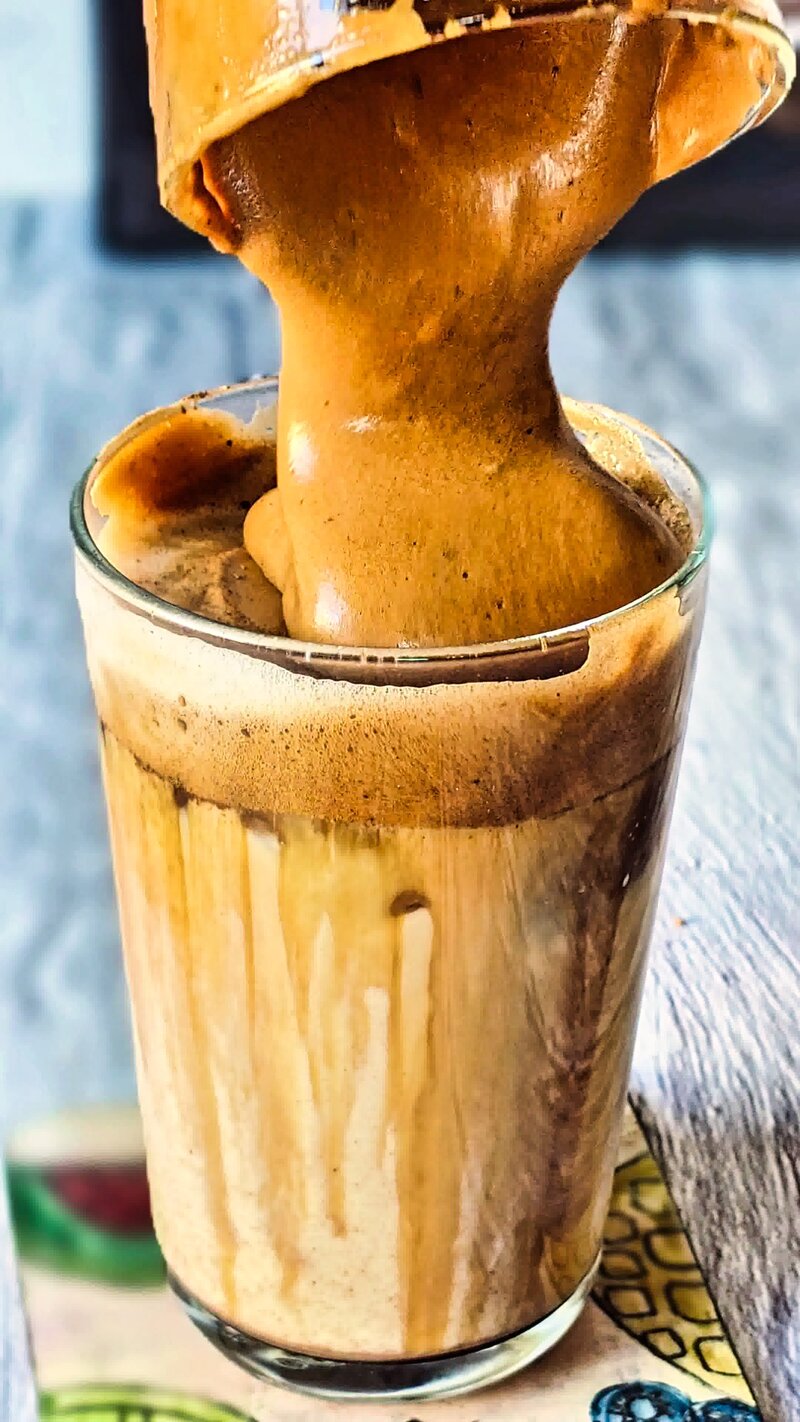 Image of the recipe cooking step-1-6 for Iced Oat Latte with Dalgona Coffee