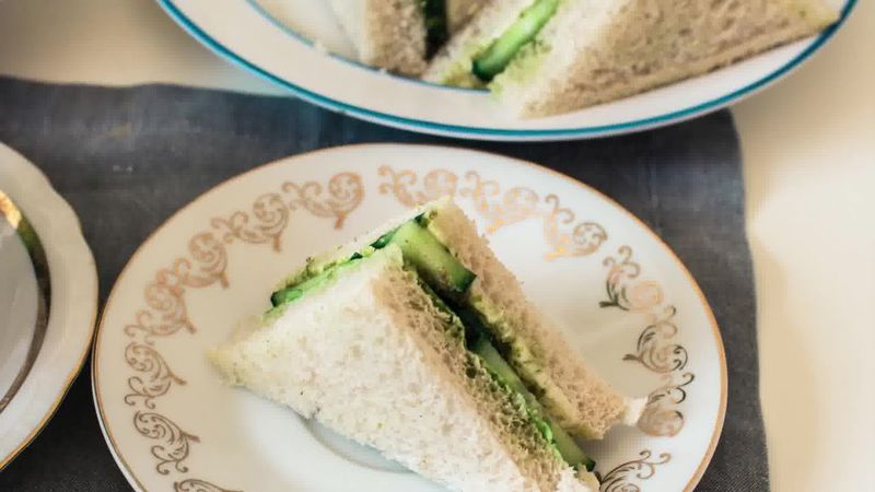 Image of the recipe cooking step-2-7 for Indian Cucumber Chutney Sandwich – Tea Time Sandwich