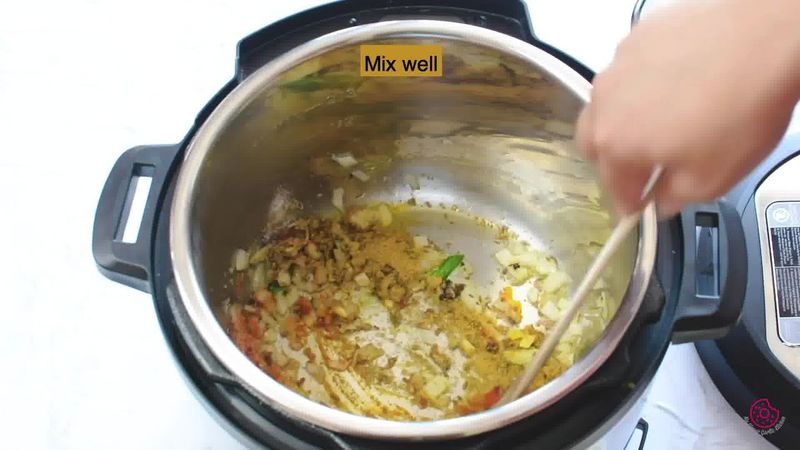 Image of the recipe cooking step-1-8 for Instant Pot Chana Masala - Pressure Cooker Chole Masala