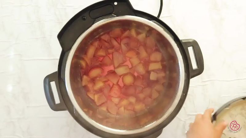 Image of the recipe cooking step-1-5 for Instant Pot Peach Jam