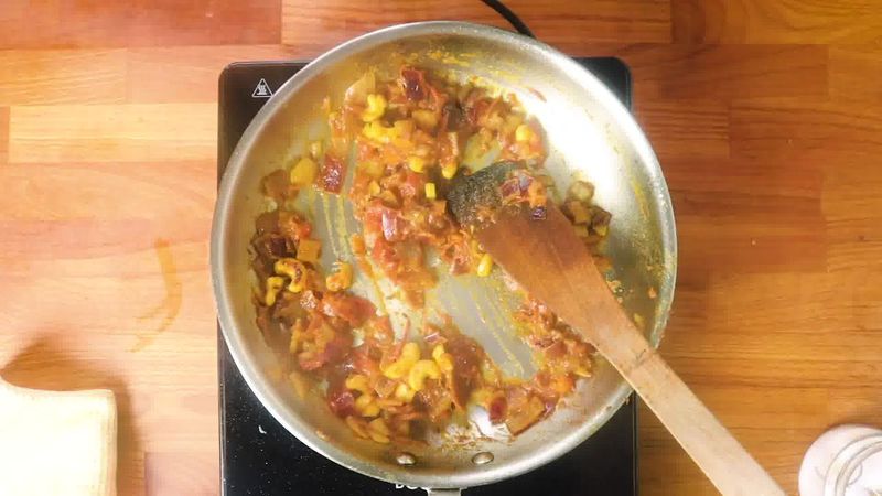 Image of the recipe cooking step-2-6 for Kadai Paneer