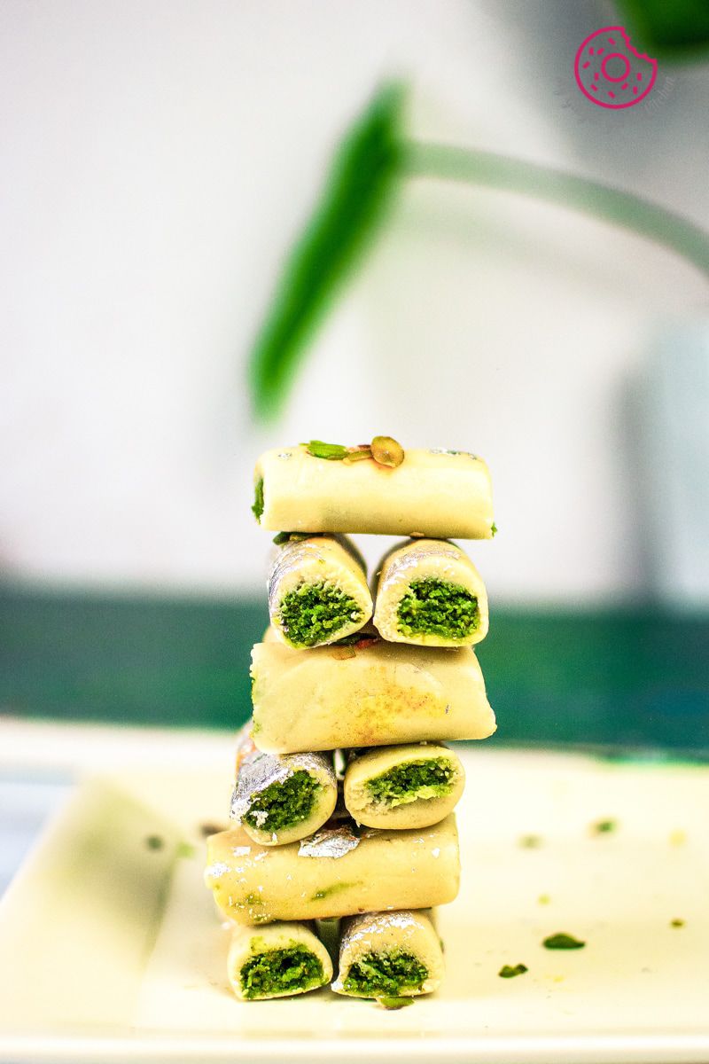 Kaju pista roll ou caju pistachio rolls mithai ou sigar indian