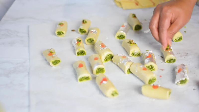 Image of the recipe cooking step-6-10 for Kaju Pista Roll Recipe - Cashew Pistachio Fudge