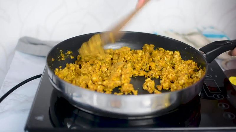 Image of the recipe cooking step-1-14 for Khasta Moong Dal Kachori