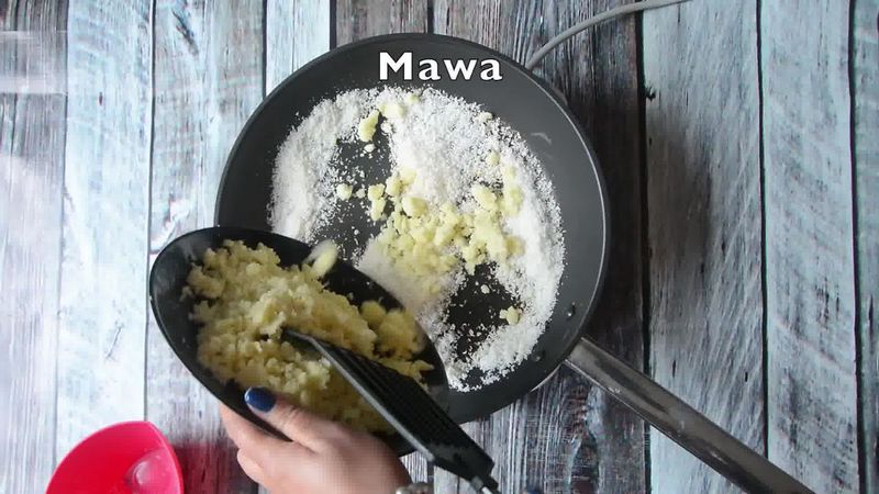 Image of the recipe cooking step-1-3 for Kopra Pak - Nariyal Ki Burfi - Khopra Pak Video Recipe