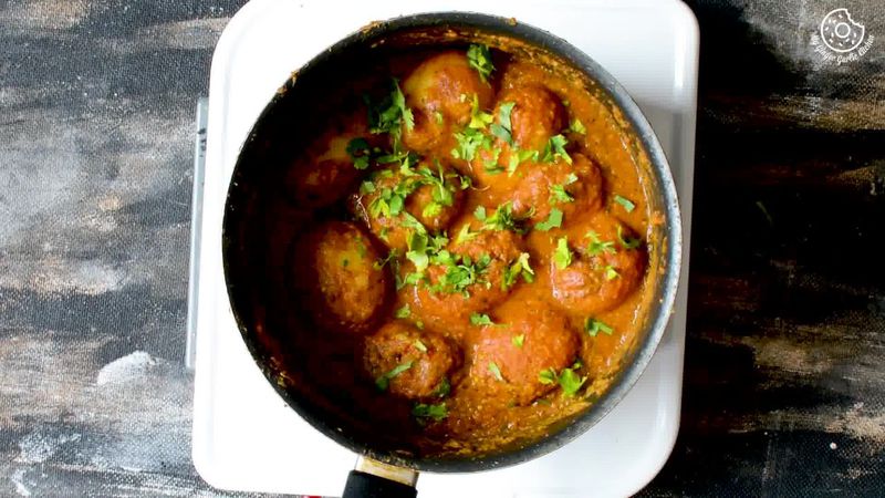 Image of the recipe cooking step-1-15 for Lehsuni Dum Aloo - Spicy Garlicky Potatoes