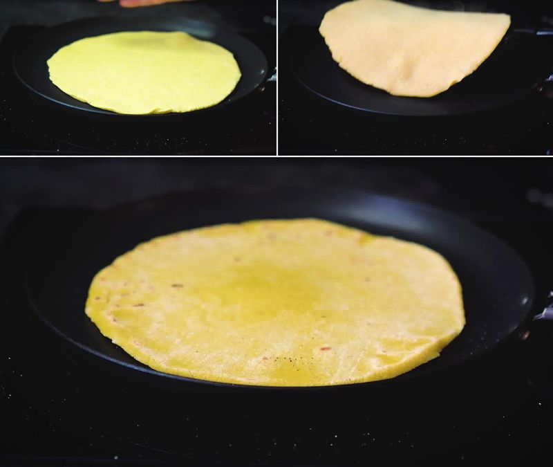 Image of the recipe cooking step-5-1 for Makki Ki Roti