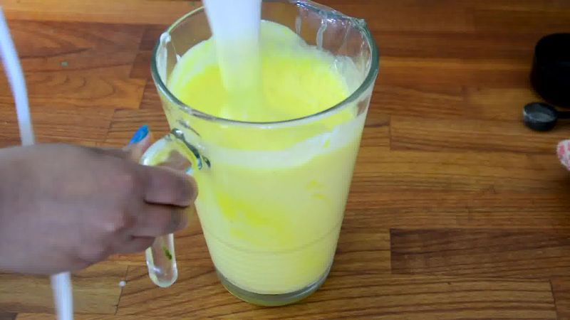 Image of the recipe cooking step-1-2 for Mango Lassi (Video)