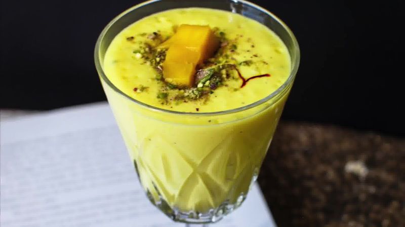 Image of the recipe cooking step-1-5 for Mango Lassi (Video)