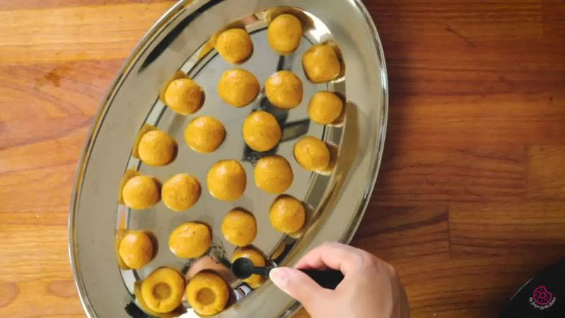 Image of the recipe cooking step-1-17 for Mango Peda