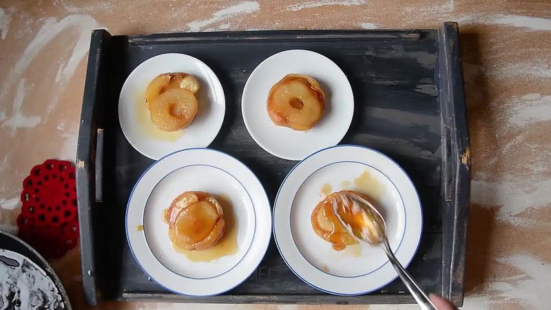 Image of the recipe cooking step-1-19 for Mini Apple Pear Tarte Tatin