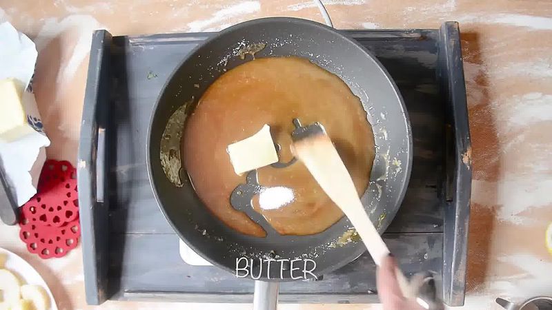 Image of the recipe cooking step-1-6 for Mini Apple Pear Tarte Tatin