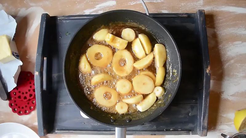 Image of the recipe cooking step-1-9 for Mini Apple Pear Tarte Tatin