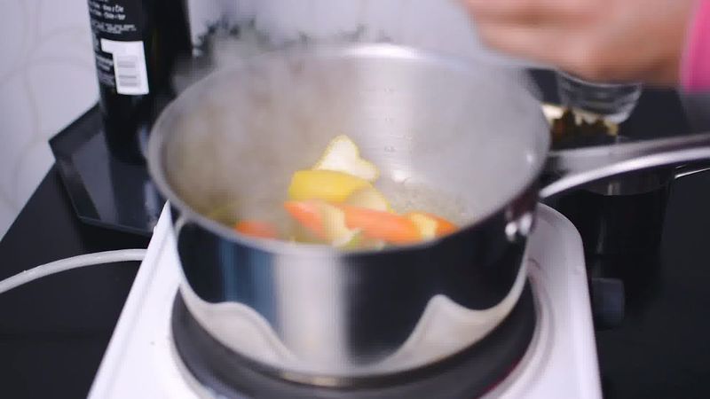 Image of the recipe cooking step-1-1 for How To Make Perfect Mulled Wine