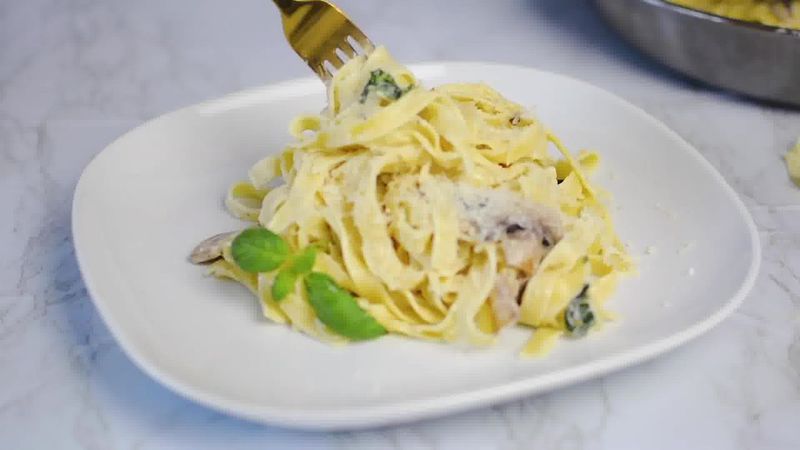 Image of the recipe cooking step-2-7 for Mushroom Fettuccine with Alfredo Sauce