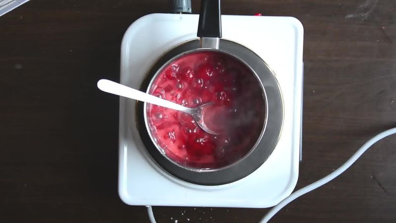 Image of the recipe cooking step-1-7 for No-Bake Mini Strawberry Nutella Cheesecake
