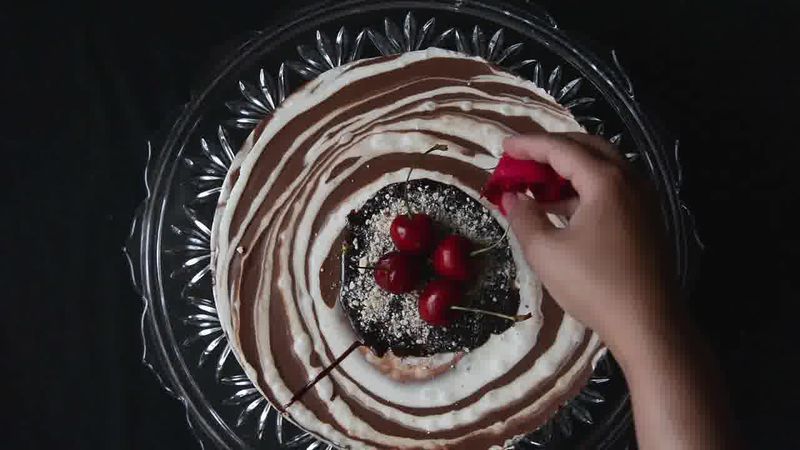 Image of the recipe cooking step-7-1 for Zebra Cheesecake Recipe  (No-Bake | Gluten Free)