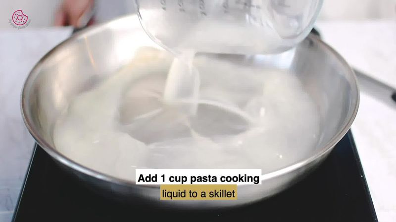Image of the recipe cooking step-1-4 for No Cream Fettuccine Alfredo