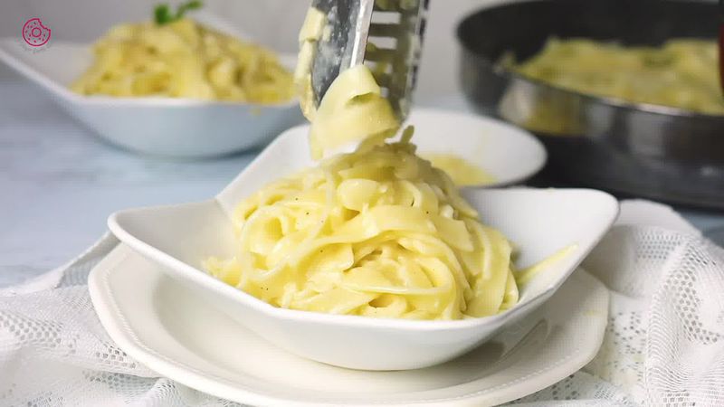 Image of the recipe cooking step-1-9 for No Cream Fettuccine Alfredo