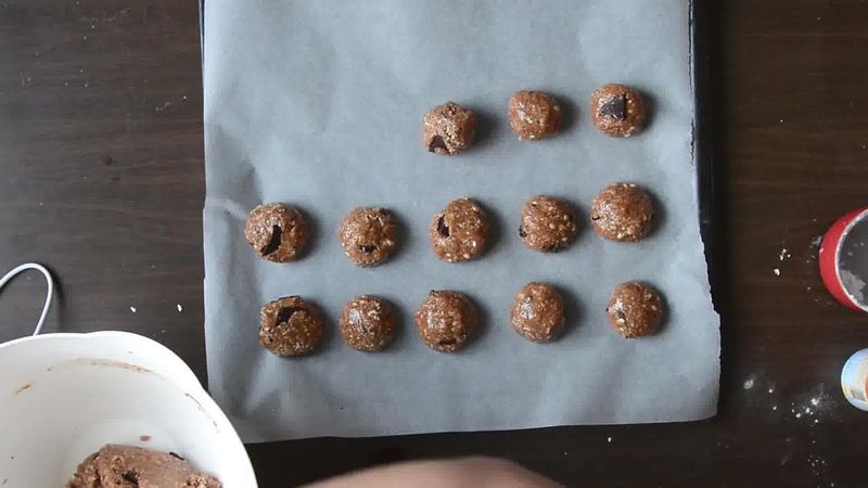 Image of the recipe cooking step-1-6 for Oatmeal Peanut Butter Chocolate Cookies (Video Recipe)