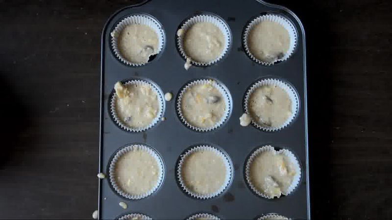 Image of the recipe cooking step-4-2 for Oats Orange Eggless Muffins 3 Ways (Video)