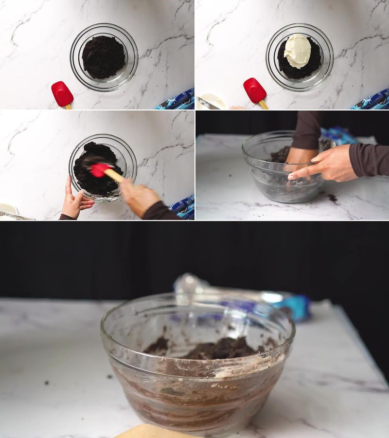 Image of the recipe cooking step-1-2 for Oreo Truffles